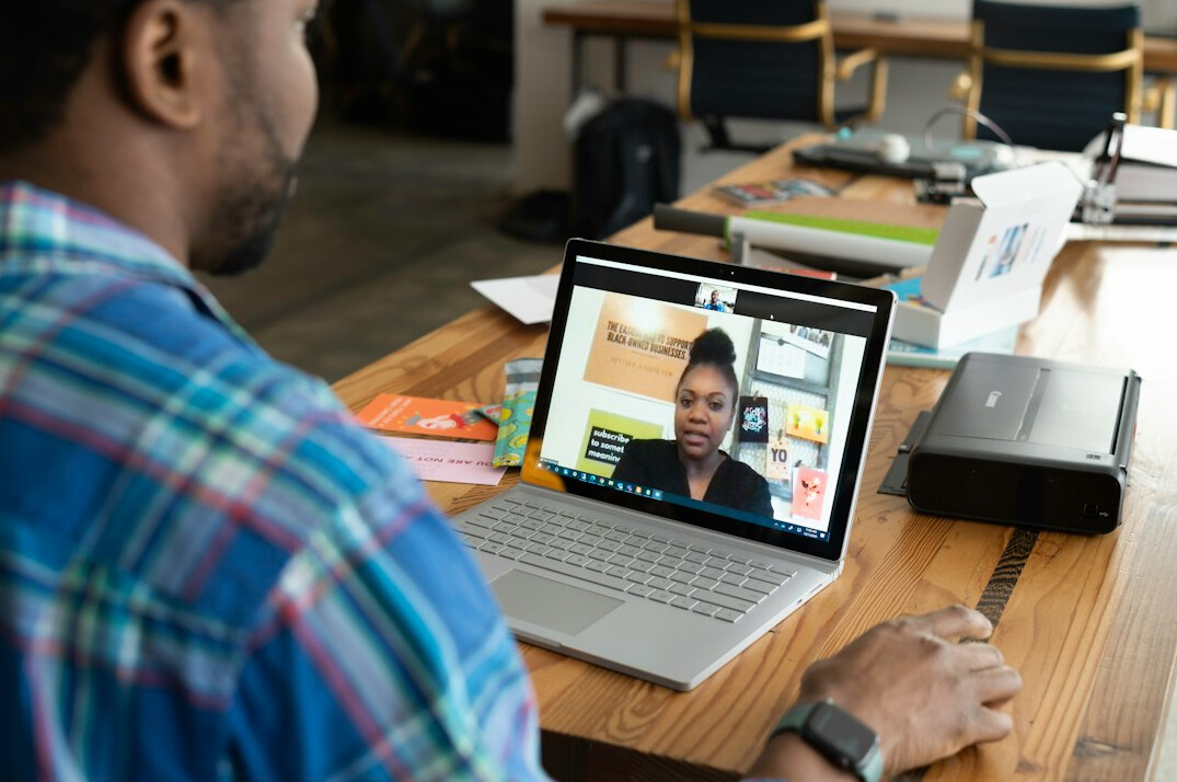 virtual team meeting online